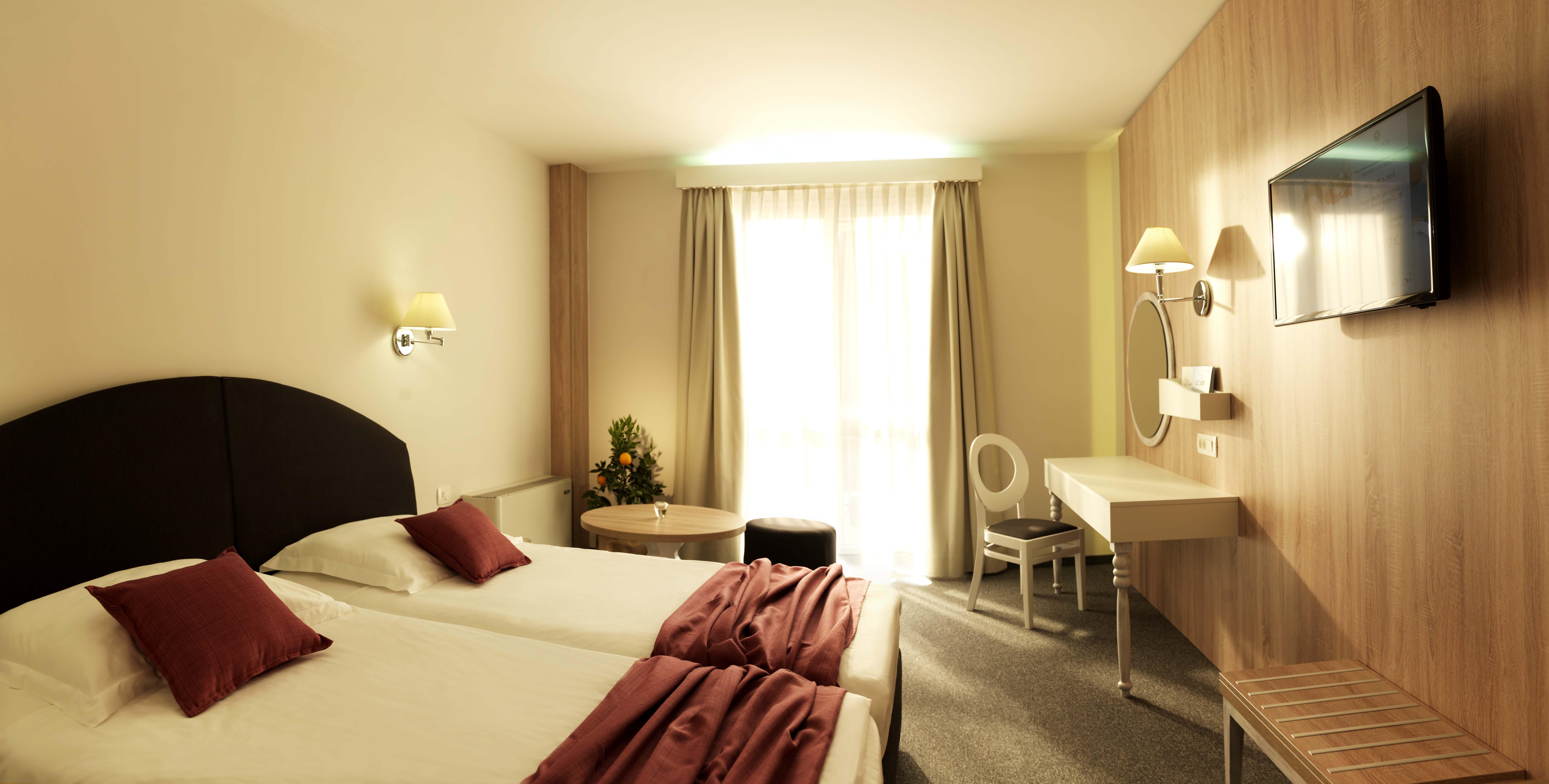 Hotel Mirna - Terme & Wellness Lifeclass Portorož Buitenkant foto